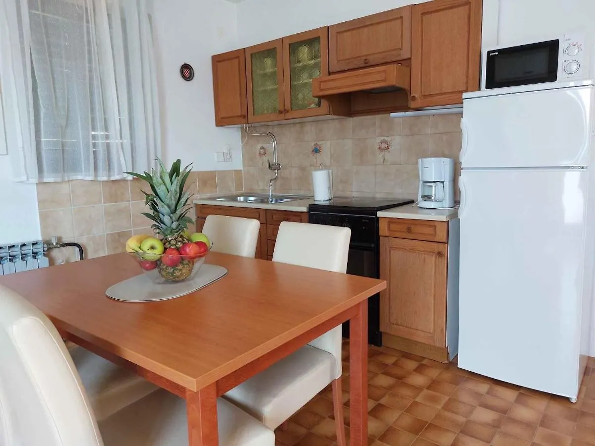 Apartment In Radici - Istrien 43580 Malinska